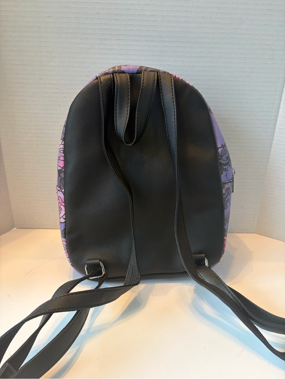 This Kuromi Roses Lace Mini Backpack by Bioworld - Picture 4 of 14